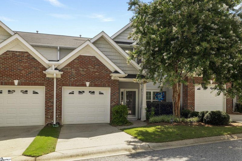 Property image 3 of 57 Bay Springs Drive in Townes at Brookwood, Simpsonville, SC 29681