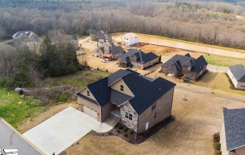 Property image 2 of 1031 Tuscany Drive in Tuscany, Anderson, SC 29621