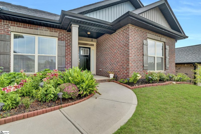 Property image 2 of 109 Wyatt Drive in Hidden Lake Estates, Greenville, SC 29605