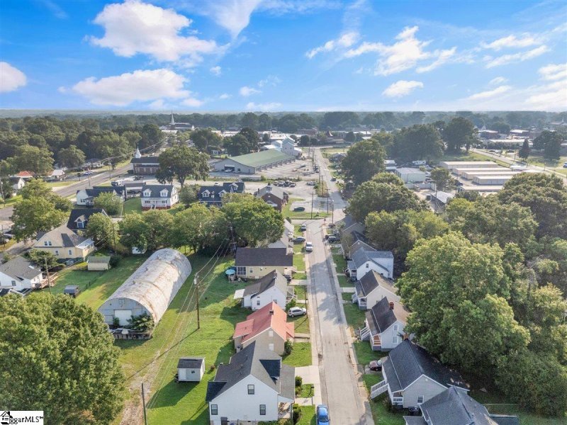 Property image 2 at 109 2nd Street, Fountain Inn, SC 29644