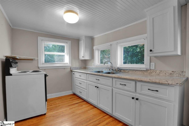 Property image 4 at 109 2nd Street, Fountain Inn, SC 29644