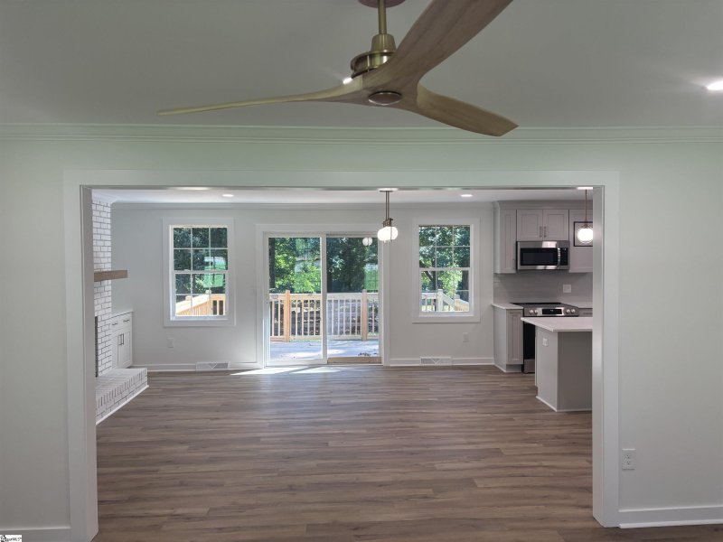 Property image 4 of 1 Winsford Drive in Buxton, Greenville, SC 29609