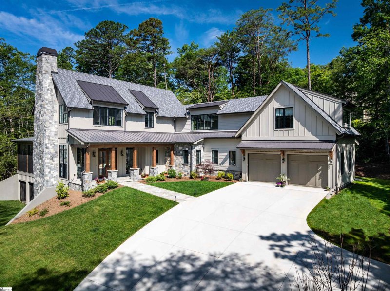 100 Valley Lake Trail