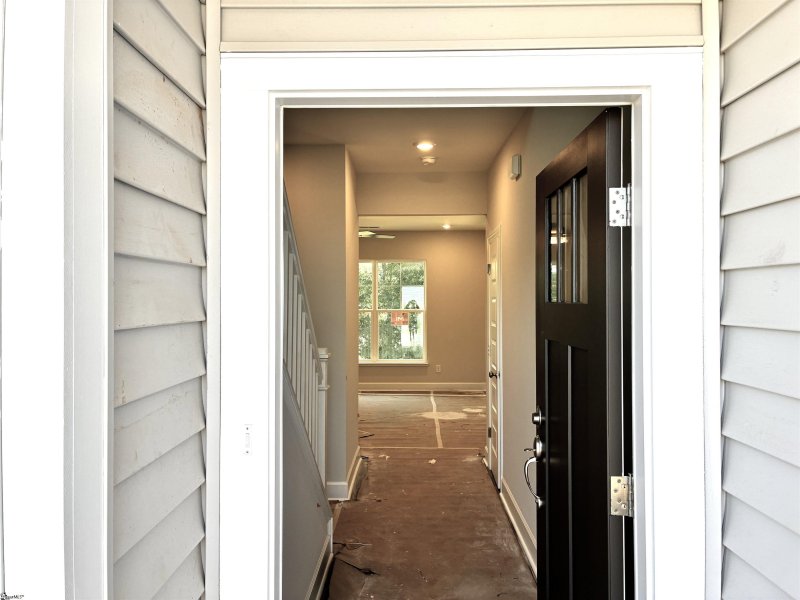 Property image 2 of 400 Ridgepark Lane in Holly Ridge, Greenville, SC 29607