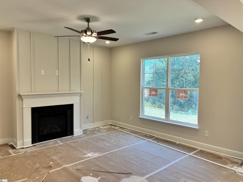 Property image 3 of 400 Ridgepark Lane in Holly Ridge, Greenville, SC 29607