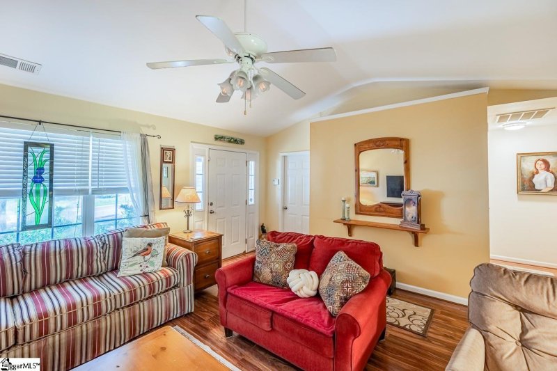 Property image 5 at 620 Fairview Lake Way, Simpsonville, SC 29680