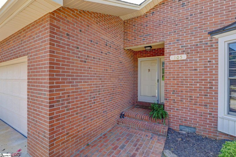 Property image 2 of 105 Flagstone Drive in Ashbury Glen, Easley, SC 29642