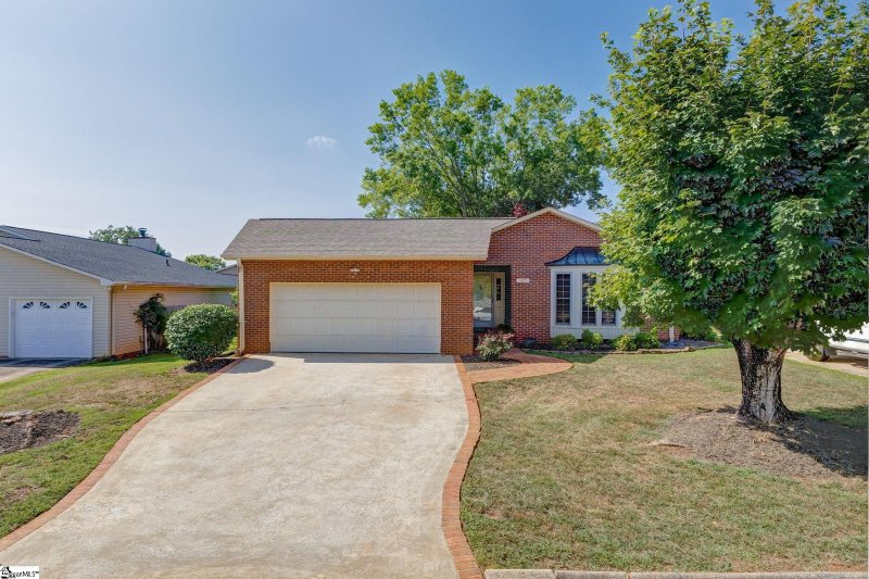 Property image 4 of 105 Flagstone Drive in Ashbury Glen, Easley, SC 29642