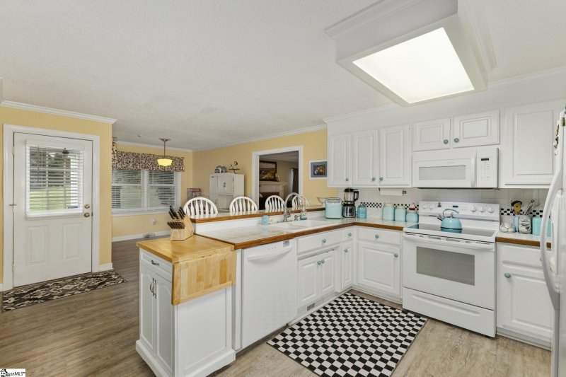 Property image 5 at 206 Killarney Way, Easley, SC 29642