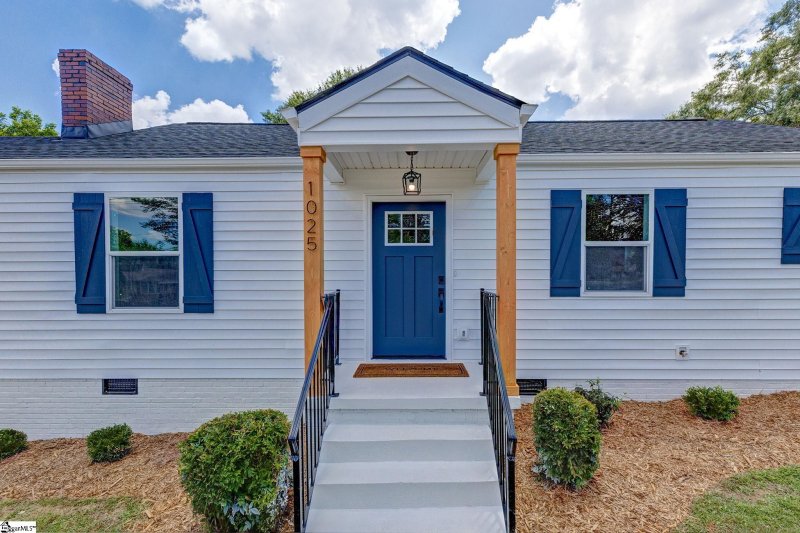 Property image 2 at 1025 N Franklin Road, Greenville, SC 29617