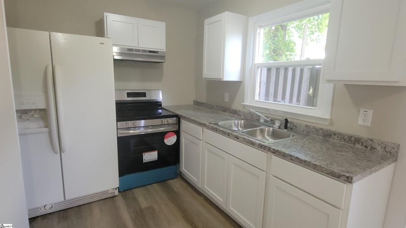 Property image 4 of 6526 White Horse Road in Emerald Commons, Greenville, SC 29611