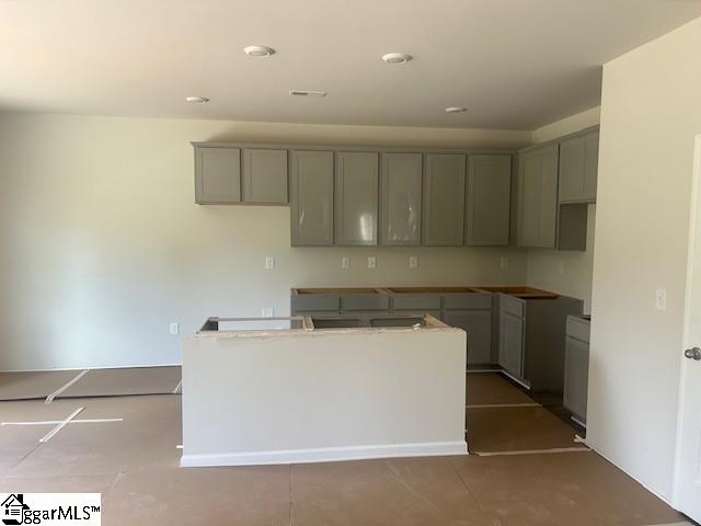 Property image 2 of 279 Pretoria Drive in Rutledge Estates, Woodruff, SC 29388