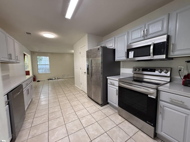 Property image 5 of 112 Habersham Court in Habersham, Easley, SC 29642