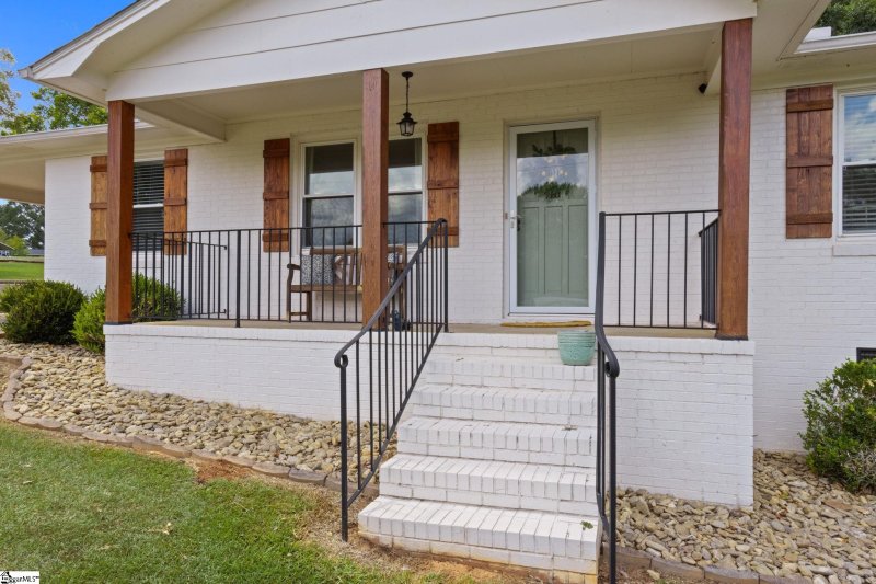 Property image 3 at 211 Bentwood Drive, Piedmont, SC 29673