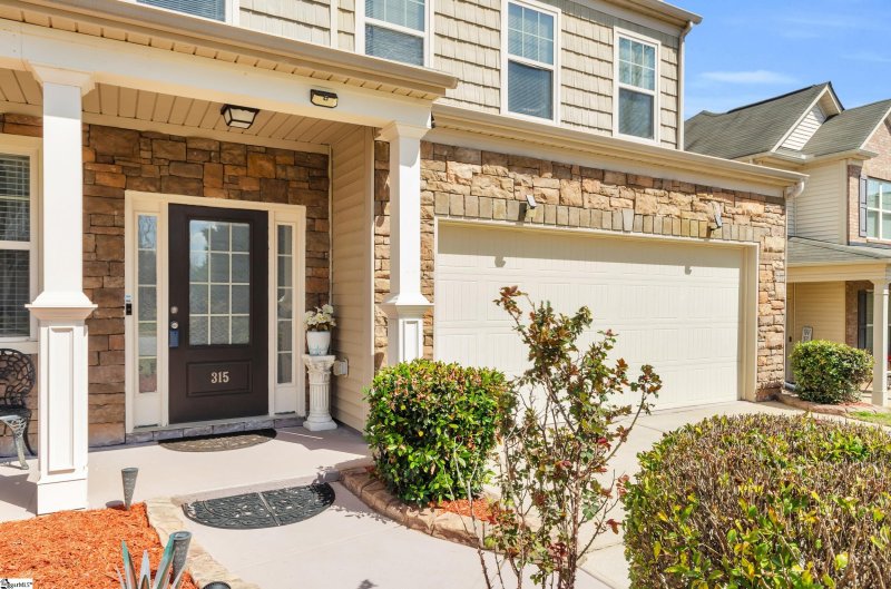 Property image 3 of 315 Hunslet Way in Lansdowne At Remington, Simpsonville, SC 29680