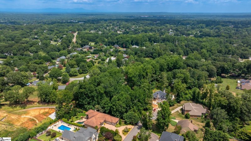 Property image 4 at 15 Country Squire Court, Greenville, SC 29615