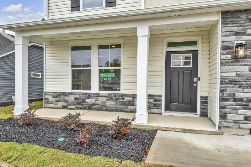 Property image 2 of 148 Hunter Ridge Drive in Lynbrook, Boiling Springs, SC 29316