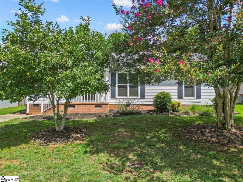 Property image 2 of 117 Oak Valley Drive in Dunwoody Oaks, Simpsonville, SC 29681