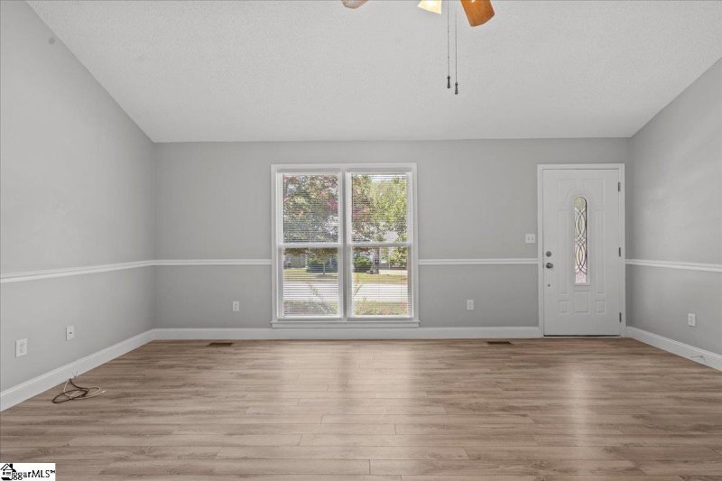 Property image 5 of 117 Oak Valley Drive in Dunwoody Oaks, Simpsonville, SC 29681