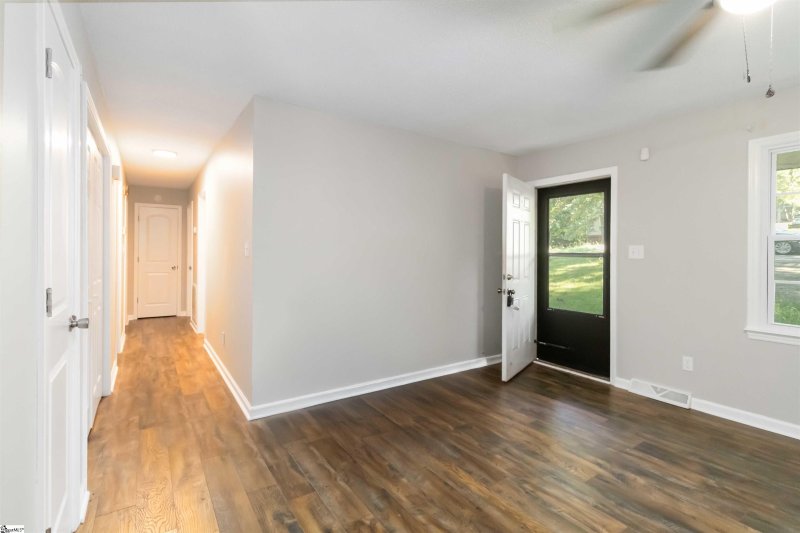 Property image 2 at 102 Padgett Court, Wellford, SC 29385