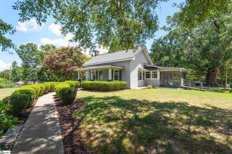 Property image 3 of 206 Ivydale Drive in Piedmont Park, Greenville, SC 29609