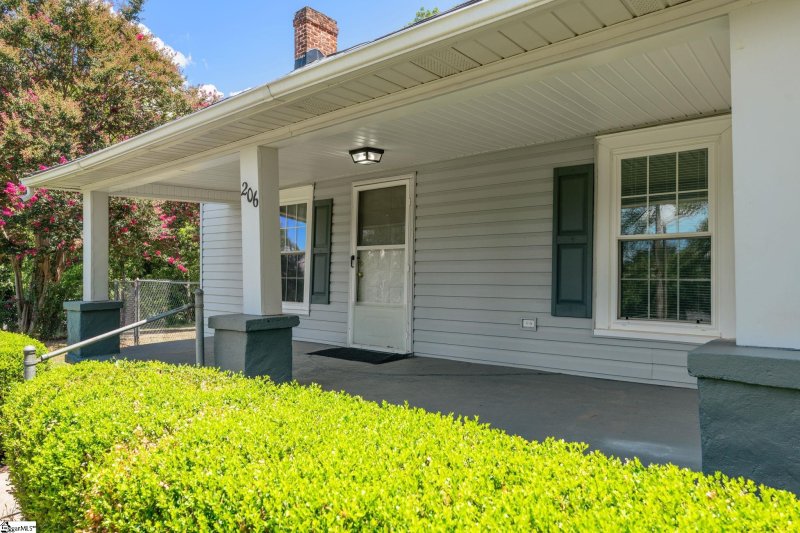 Property image 4 of 206 Ivydale Drive in Piedmont Park, Greenville, SC 29609