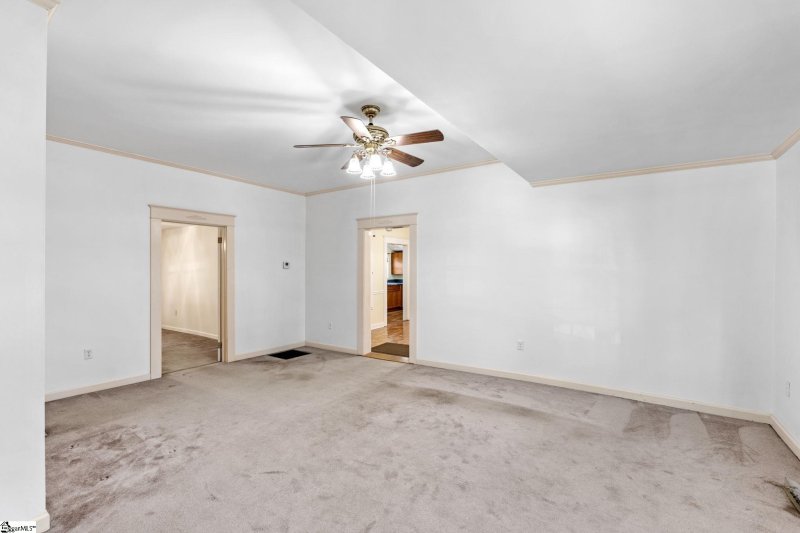 Property image 5 of 206 Ivydale Drive in Piedmont Park, Greenville, SC 29609