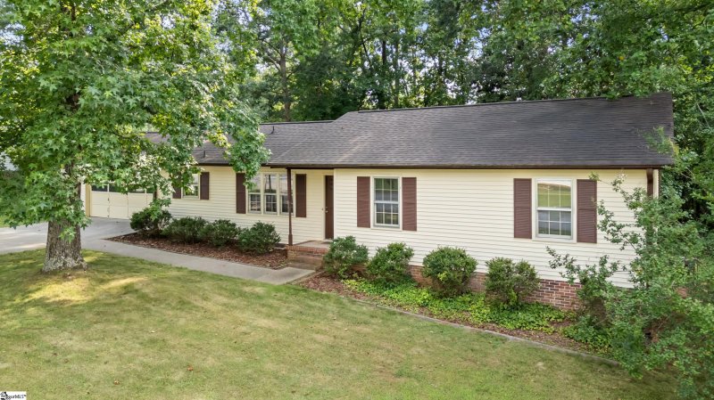 Property image 2 at 816 Brentwood Way, Simpsonville, SC 29680