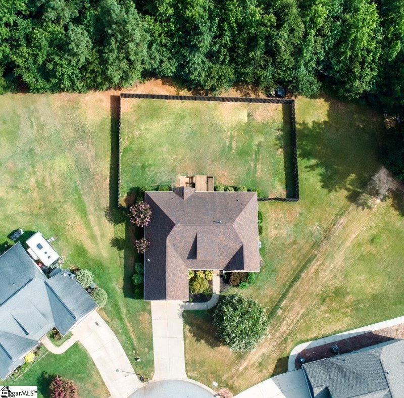 Property image 3 at 32 Berry Pine Court, Taylors, SC 29687