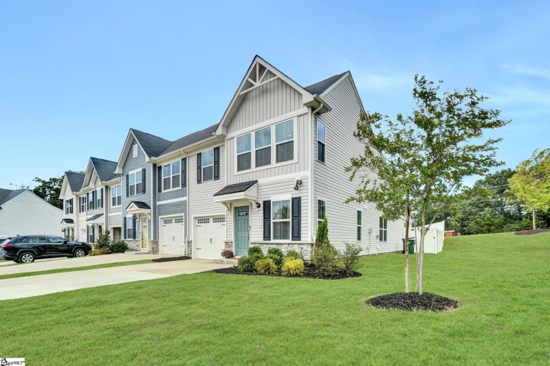 Property image 2 of 4420 Duparc Way in Berkeley, Spartanburg, SC 29307