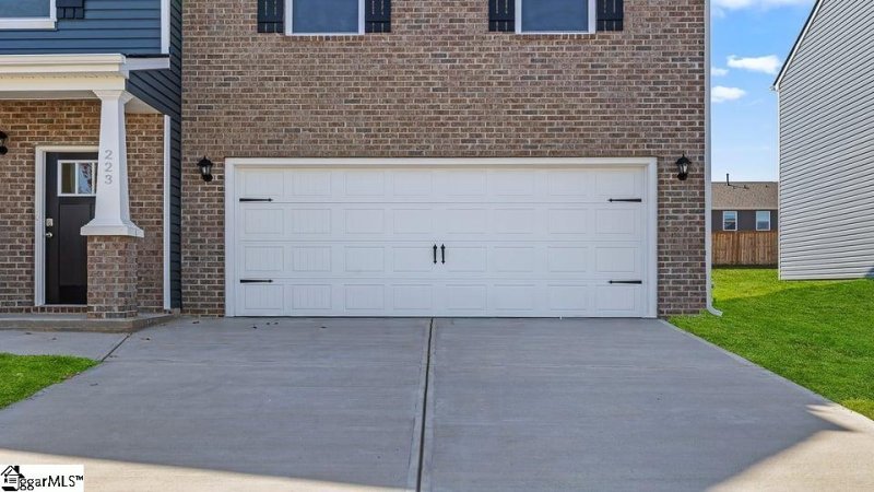 Property image 3 of 223 Mosby Drive in Durbin Meadows, Fountain Inn, SC 29644