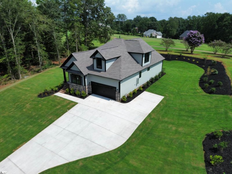 Property image 3 of 1505 Cross Creek Drive in Cross Creek Plantation, Seneca, SC 29678