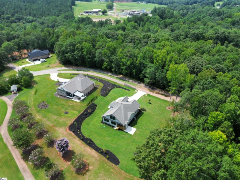 Property image 4 of 1505 Cross Creek Drive in Cross Creek Plantation, Seneca, SC 29678