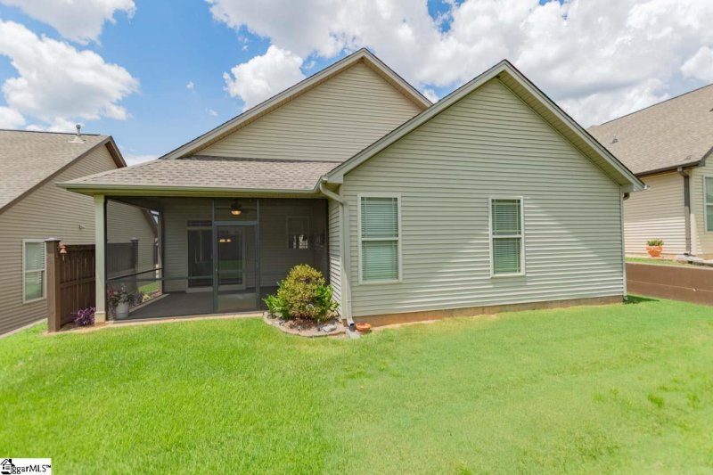 Property image 2 of 240 Catskill Drive in Bluestone Cottages, Taylors, SC 29687