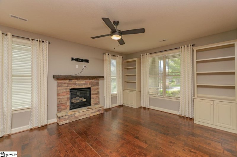Property image 3 of 240 Catskill Drive in Bluestone Cottages, Taylors, SC 29687