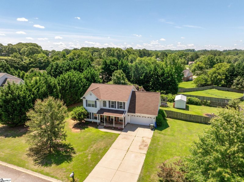 Property image 3 of 518 N Hampton Meadows Drive in Hampton Meadows, Lyman, SC 29365