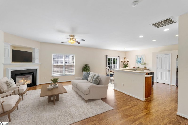 Property image 2 at 14 Cork Drive, Greer, SC 29650