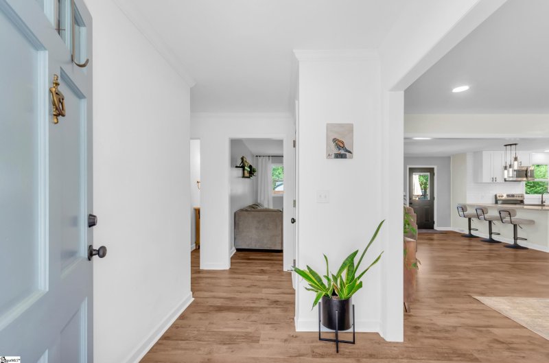 Property image 3 at 106 Bedford Drive, Taylors, SC 29687