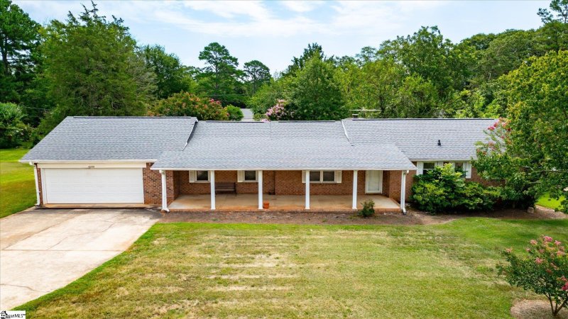 Property image 2 of 4208 Old Buncombe Road in Cedar Vale, Greenville, SC 29617-7522