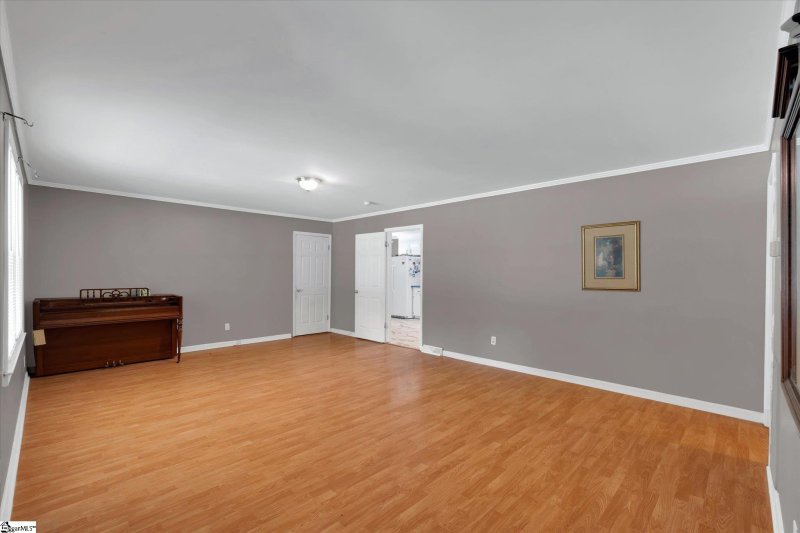 Property image 4 of 4208 Old Buncombe Road in Cedar Vale, Greenville, SC 29617-7522