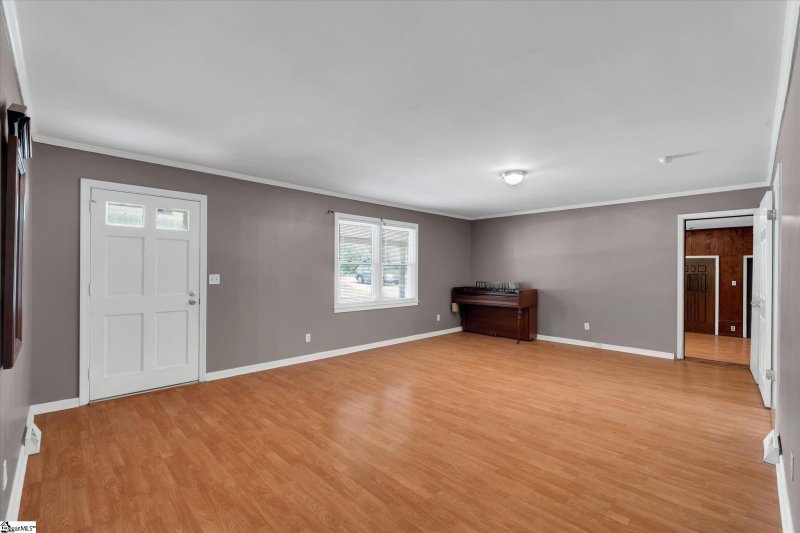 Property image 5 of 4208 Old Buncombe Road in Cedar Vale, Greenville, SC 29617-7522