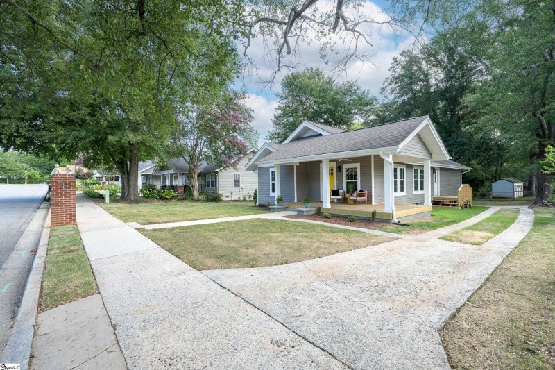 Property image 3 of 309 Beechwood Avenue in Eastover, Greenville, SC 29607