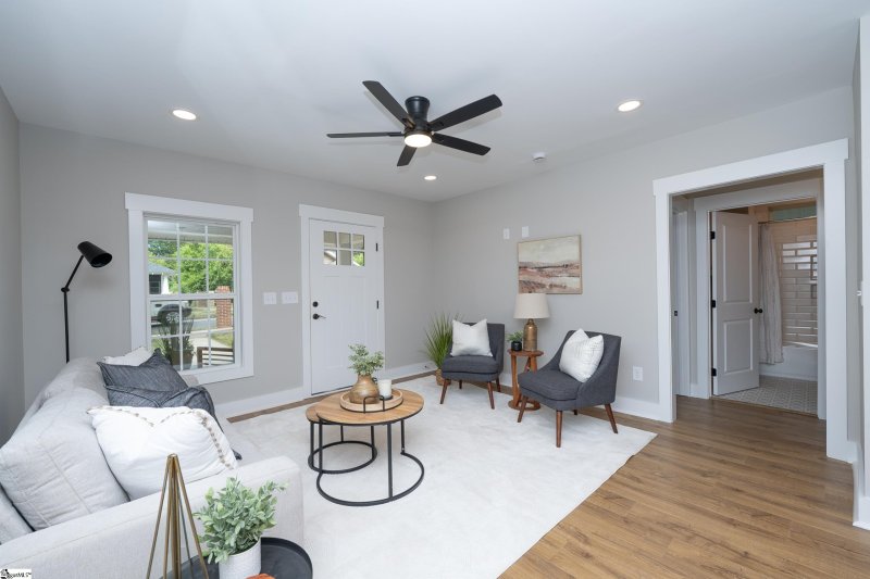 Property image 4 of 309 Beechwood Avenue in Eastover, Greenville, SC 29607