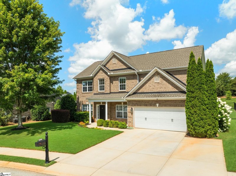 Property image 2 at 215 Haddington Lane, Greenville, SC 29609