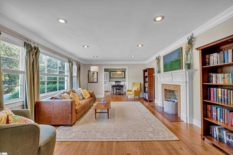Property image 4 of 70 Lake Forest Drive in Stone Lake, Greenville, SC 29609