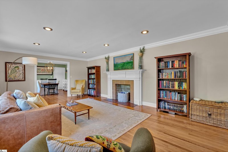 Property image 5 of 70 Lake Forest Drive in Stone Lake, Greenville, SC 29609