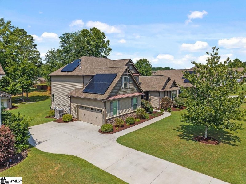 Property image 2 of 10 Meadowgold Lane in Amber Oaks, Greer, SC 29651