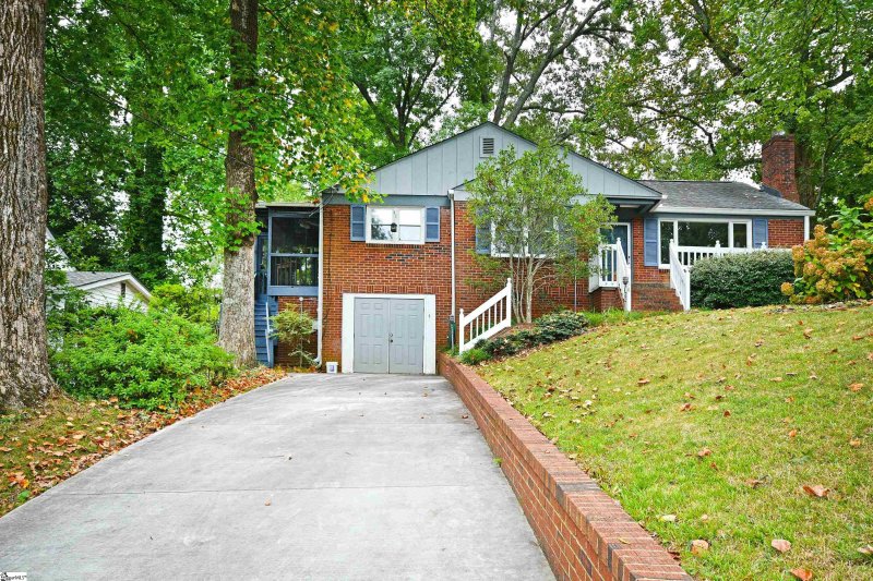 Property image 2 at 134 Bradley Boulevard, Greenville, SC 29609