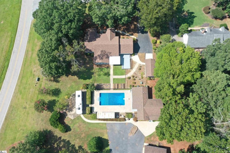 Property image 2 at 102 Hampton Road, Liberty, SC 29657