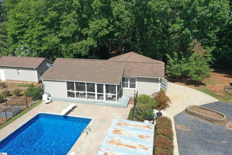 Property image 5 at 102 Hampton Road, Liberty, SC 29657